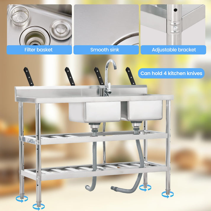 Großzügiger Stauraum mit Regalen