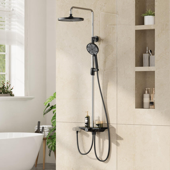 Modernes Badezimmer mit Regenbrause