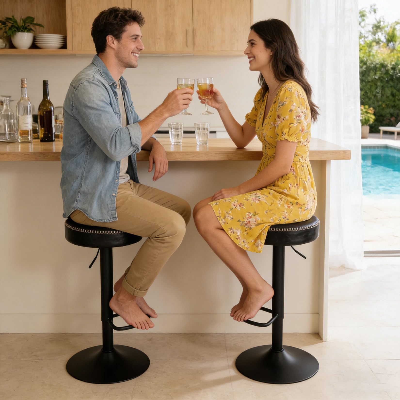 Höhenverstellbarer Barstuhl modern