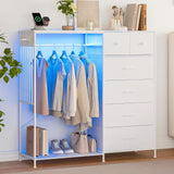 Garvee Aufbewahrungsregal, LED-Beleuchtung, integrierte Ladestation, 125 × 40,1 × 119,9 cm, für Wohnzimmer und Schlafzimmer, Weiß - Weiß