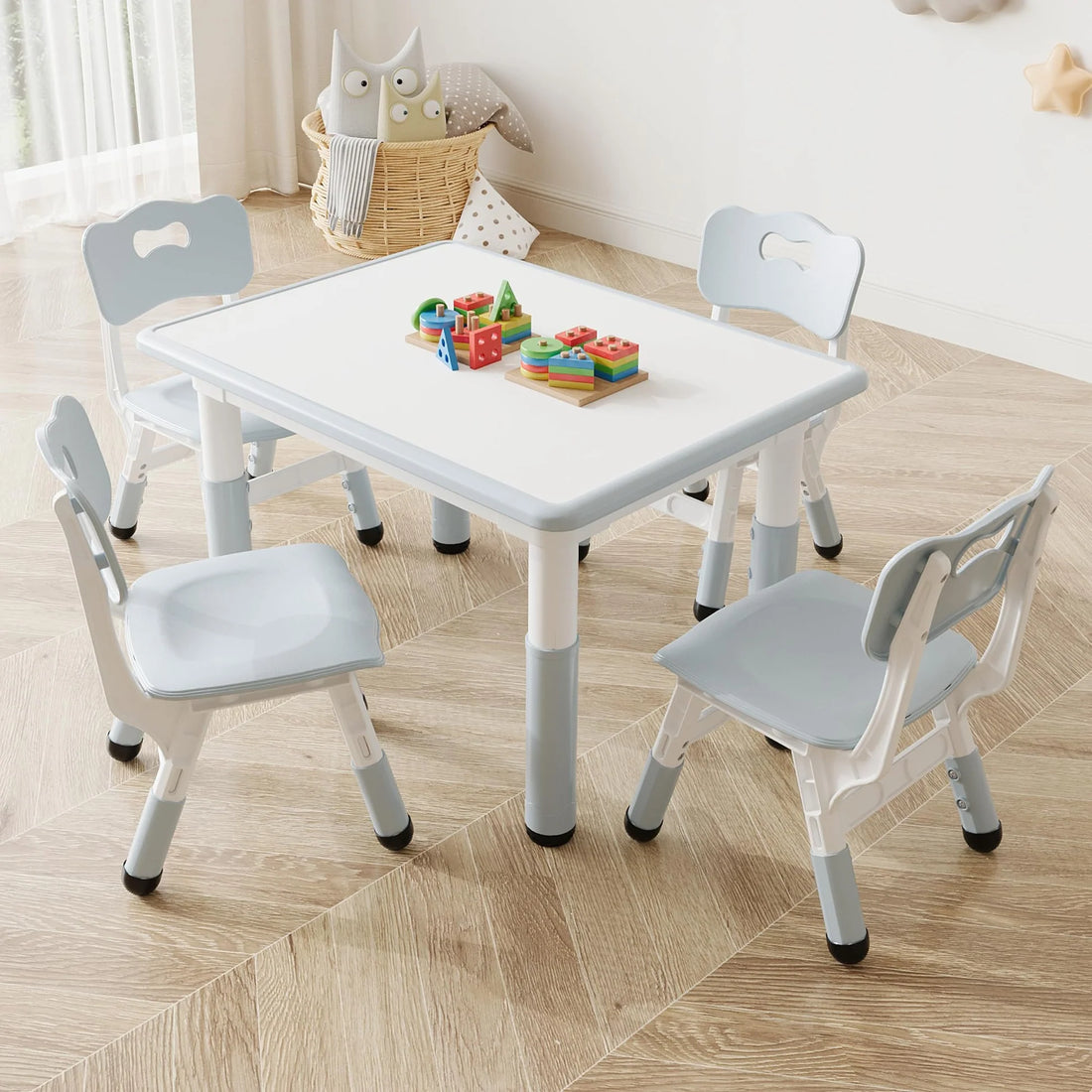 GARVEE Kinder Tisch- und Stuhlset, 80 x 60 cm, Höhenverstellbarer Aktivitätstisch mit 4 Stühlen, Graffiti-Tischplatte, Rutschfeste Beine, Für Spielen, Malen, Lernen & Basteln, Hellgrau