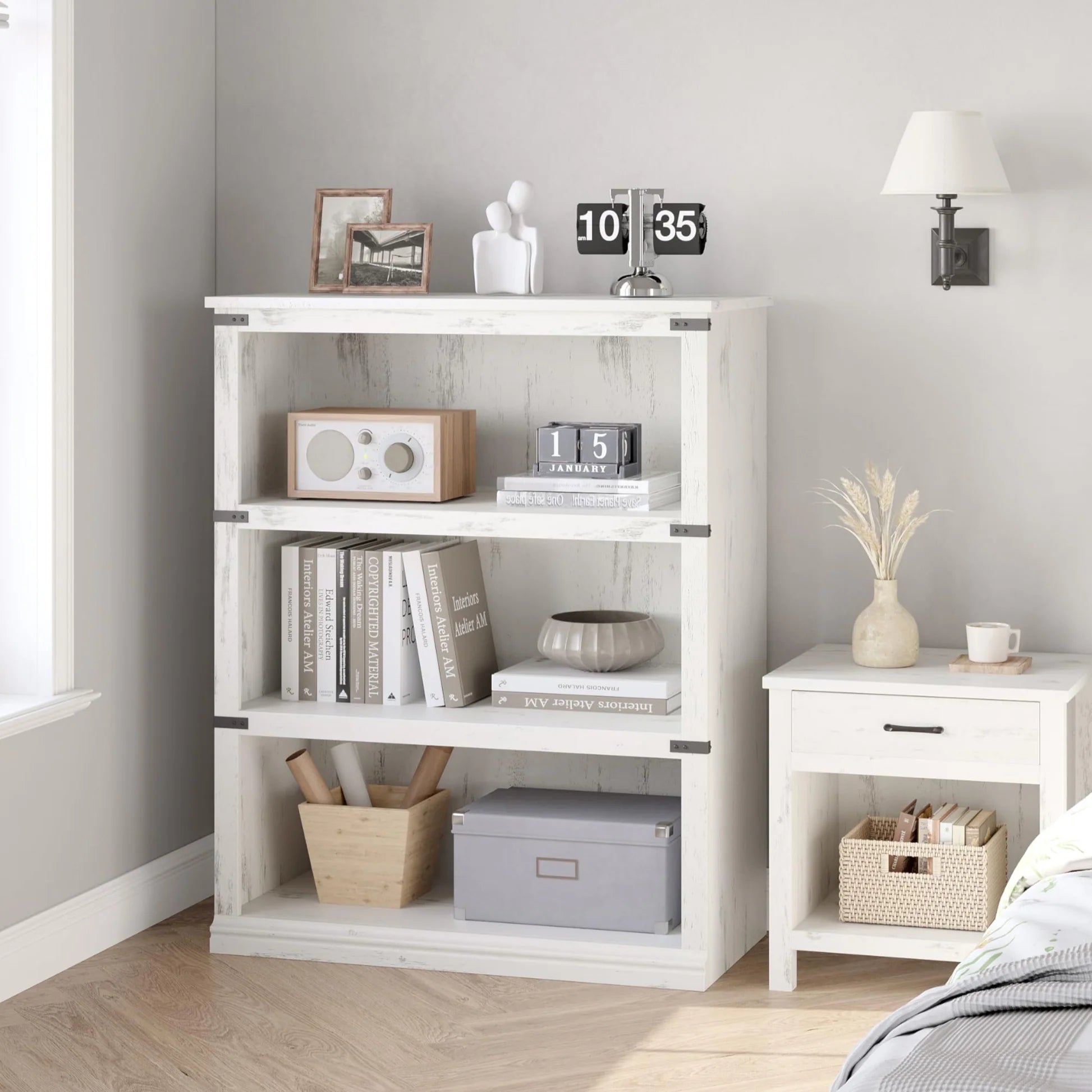 Garvee Bücherregal 4 Ebenen 80 x 32 x 102 cm, breites Standregal aus Holz mit 3 Regalbereichen, stabiles Aufbewahrungsregal im Industrie-Look, Weiß