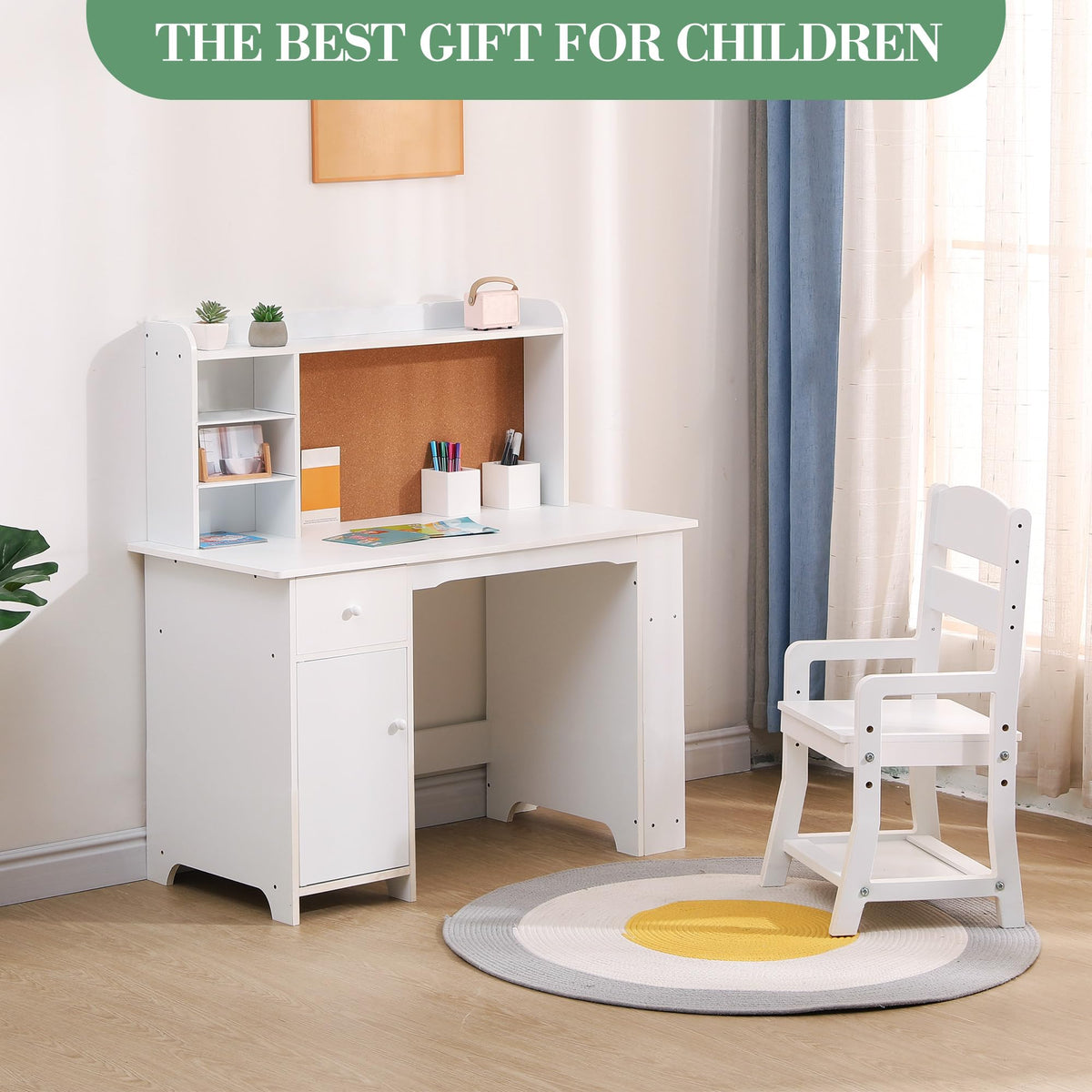 Weißer Kinderschreibtisch als Lern Geschenk für Kinderzimmer