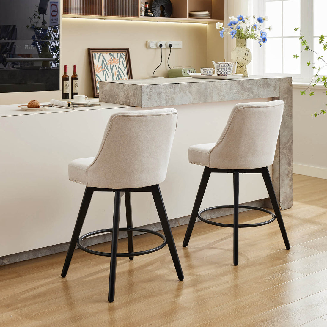 Garvee Drehbare moderne Barhocker mit gepolsterter Rückenlehne, Holzbeinen, Beige, 26 Zoll, für Küche und Bar zu Hause