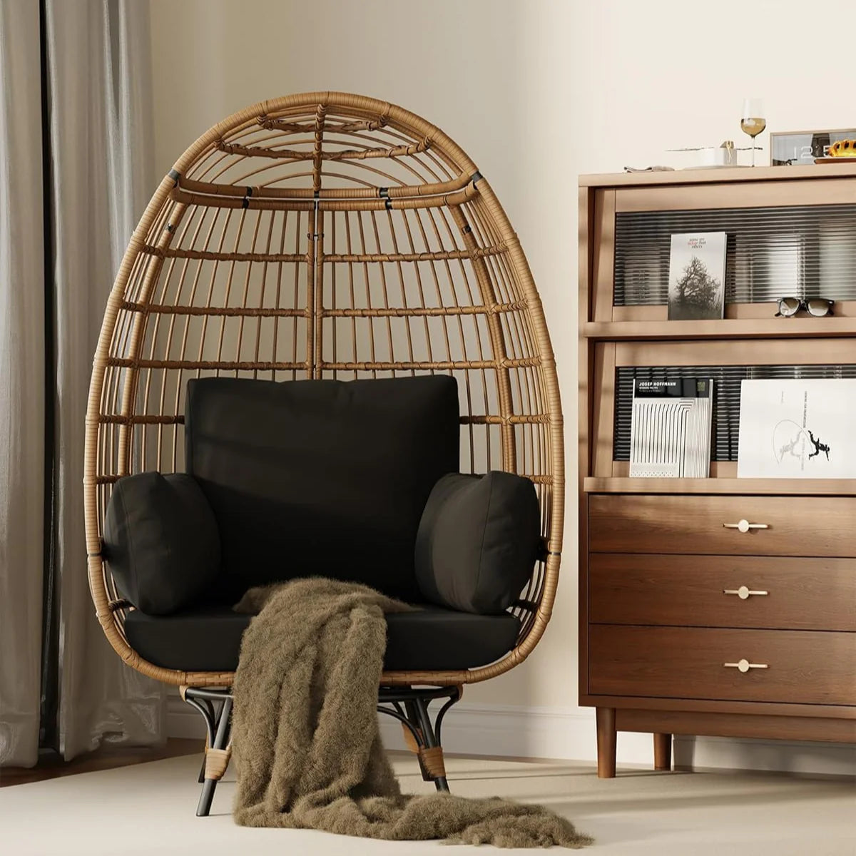 Garvee Rattan Ei Stuhl 360° Drehbar, Mit Kissen, Stahlrahmen, Für Innen & Außen, Braun+Schwarz